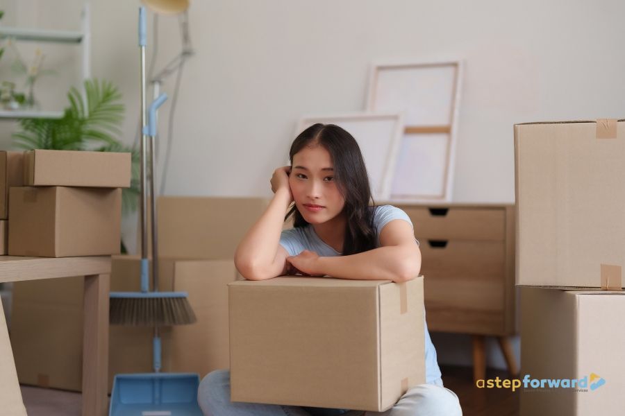 Signs It’s Time to Get Moving Help for Elderly Parents